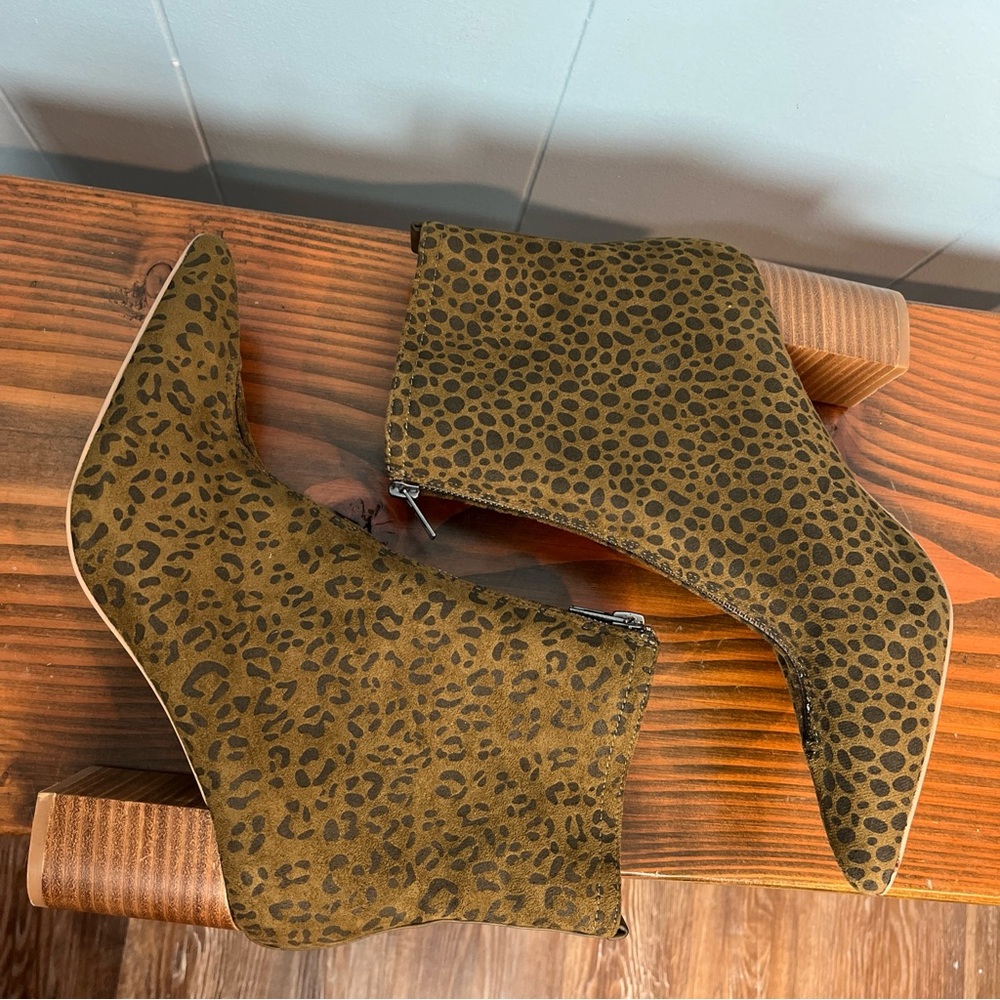 Coconuts by Matisse Clarissa Buckle Zipper Heeled Boots Leopard Size 8.5M Brown - Picture 7 of 10